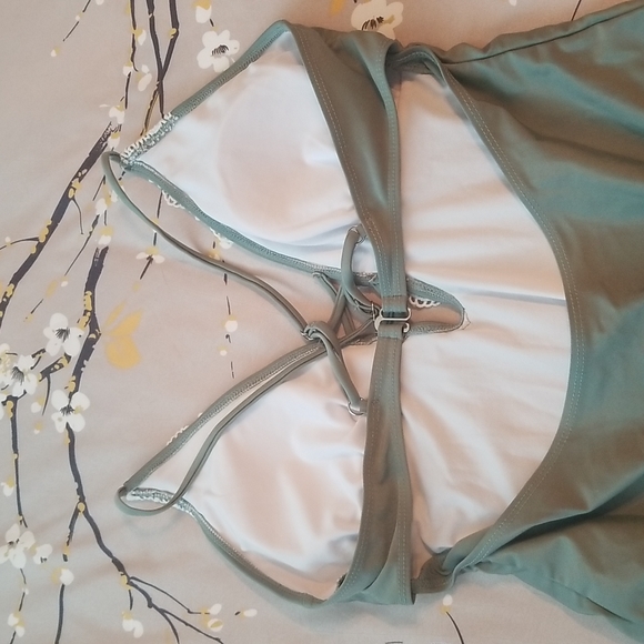 Flattering One Piece - Picture 4 of 6